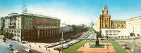 Площадь Маяковского и памятник В. В. Маяковскому